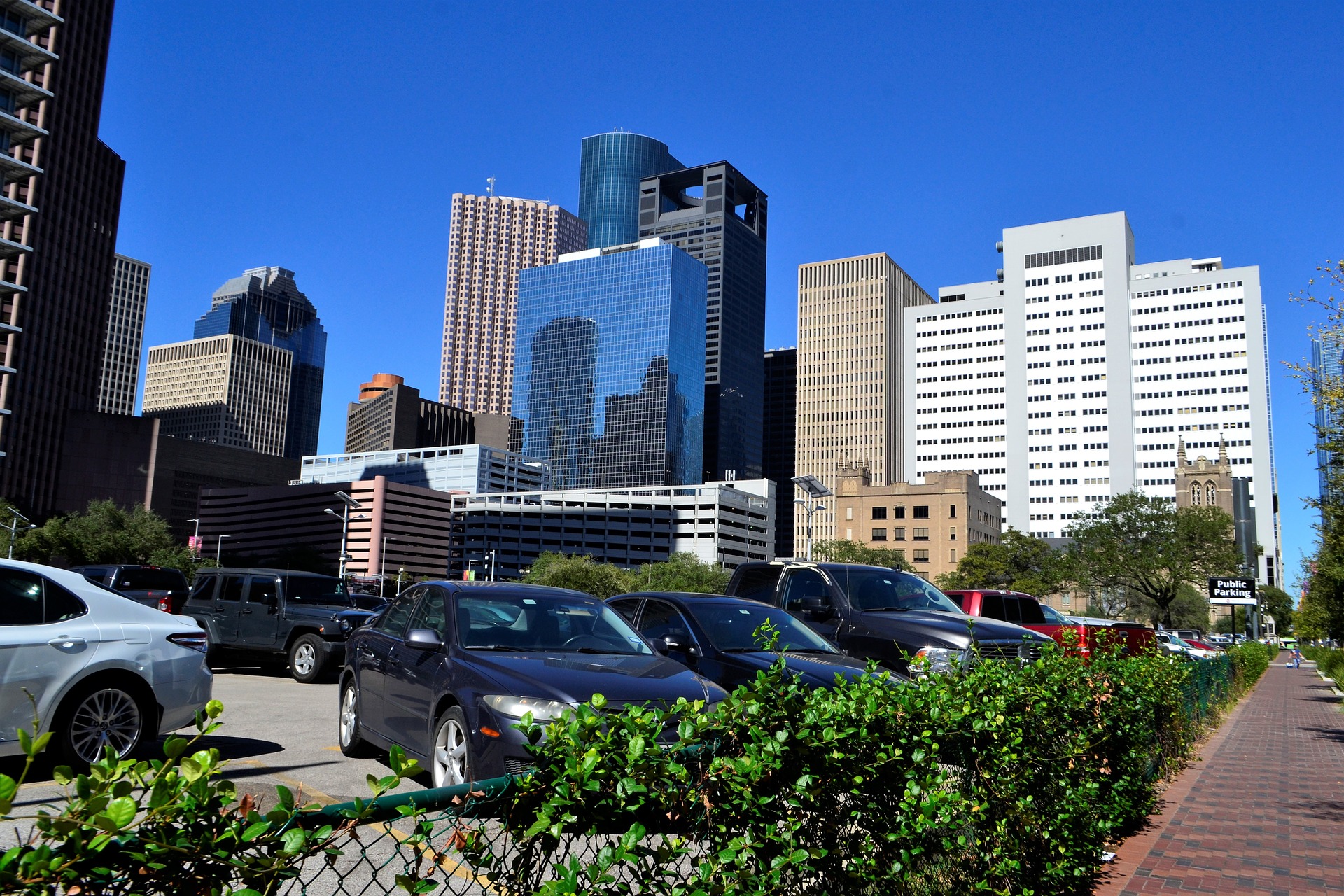 office-buildings-2864863_1920